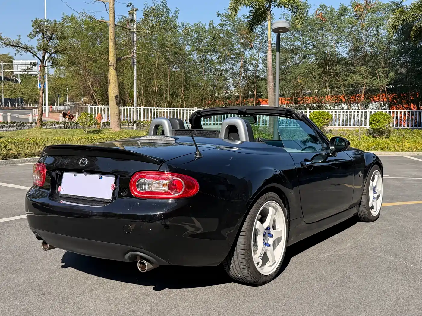 Mazda MX-5 2010 2009 2.0