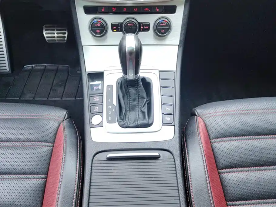 Volkswagen FAW-Volkswagen CC 2018 1.8TSI Luxury фото 16