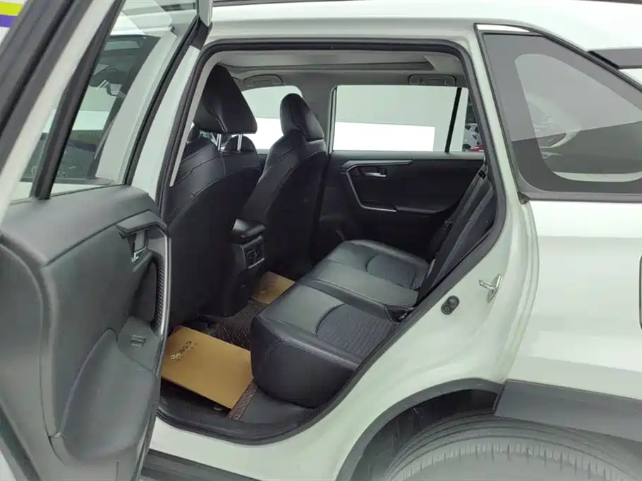 Toyota Wildlander 2020 2.0L CVT AWD Tech Edition фото 11