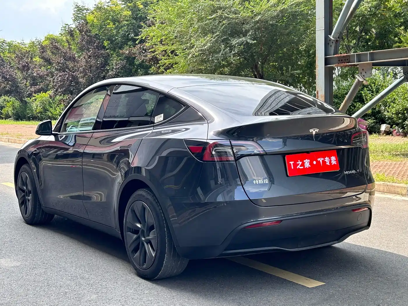 Фото 8 - Tesla Model Y