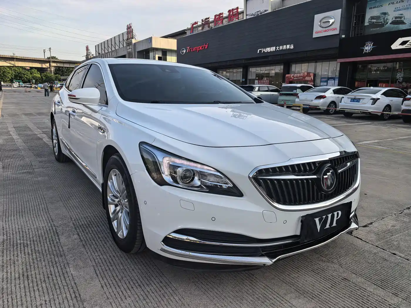 Buick LaCrosse 2018 Model 20T Luxury Edition фото 2