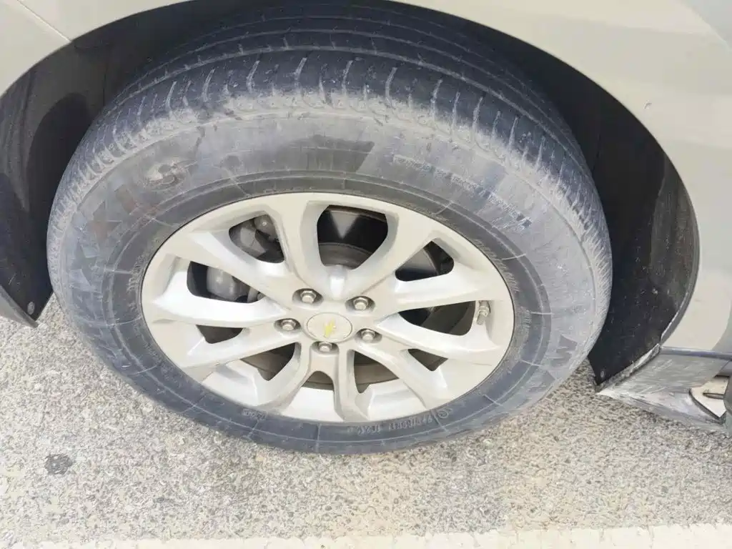 Фото 7 - Chevrolet Equinox