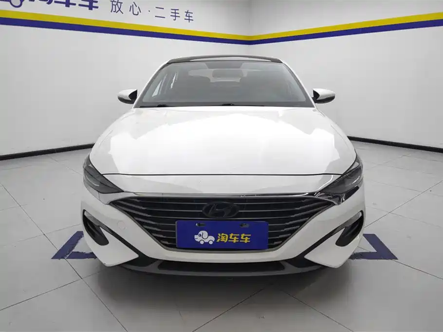 Hyundai Fista 2019 240TGDi Sport Edition China VI фото 2