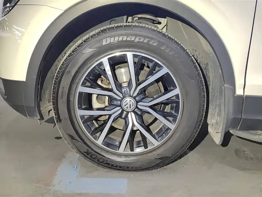 Volkswagen Tiguan L 2017 330TSI Automatic 2WD Comfort Edition фото 6