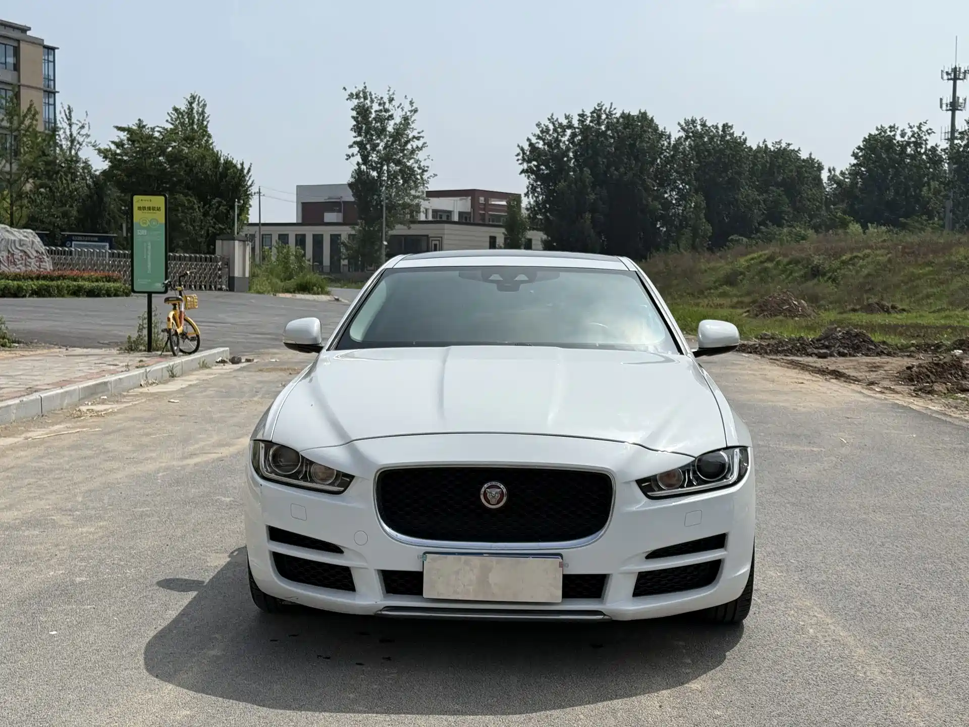 صورة 2 - Jaguar XEL