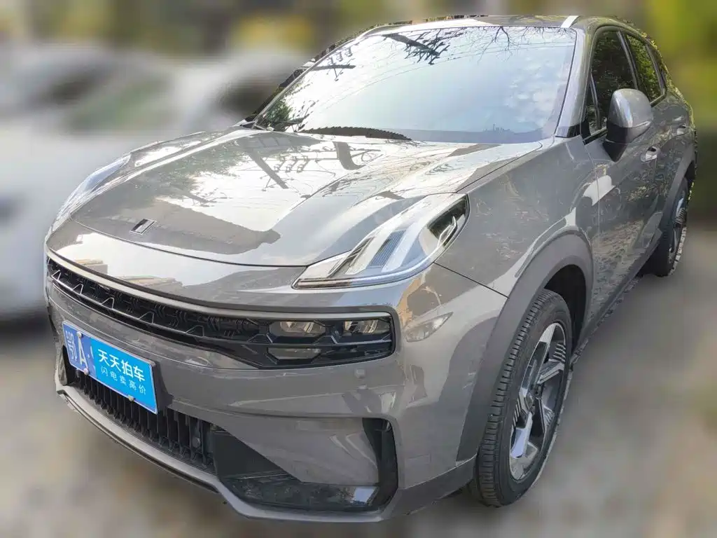 Lynk & Co 06