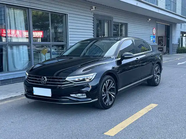 Volkswagen Magotan 330TSI DSG, Люкс