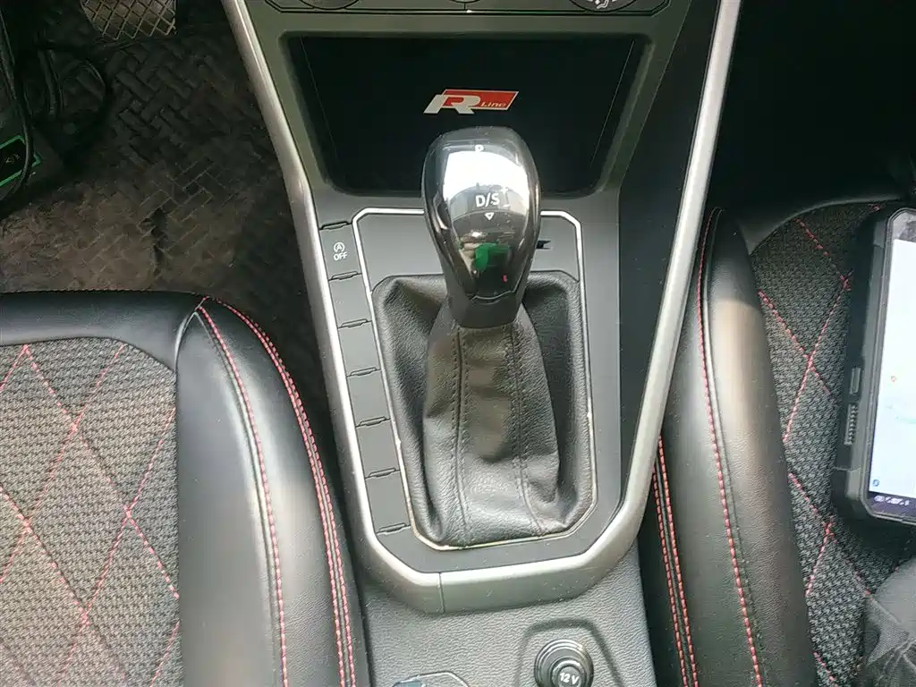 Volkswagen Polo 2019 Plus 1.5L Automatic Panorama Enjoyment Edition фото 14