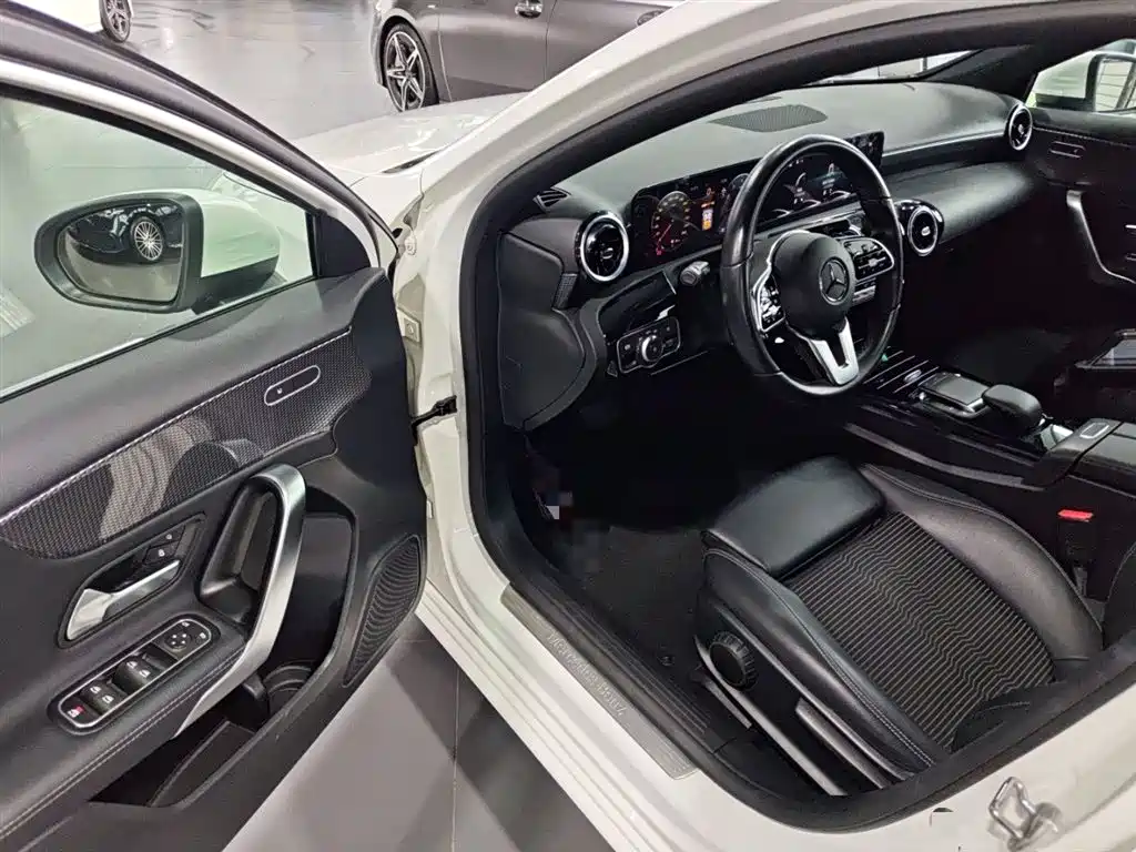 Mercedes-Benz A-Class (Import) 2022 A 200 Dynamic фото 23