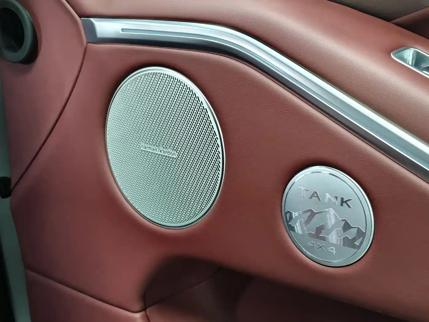 TANK TANK 700 NEW ENERGY