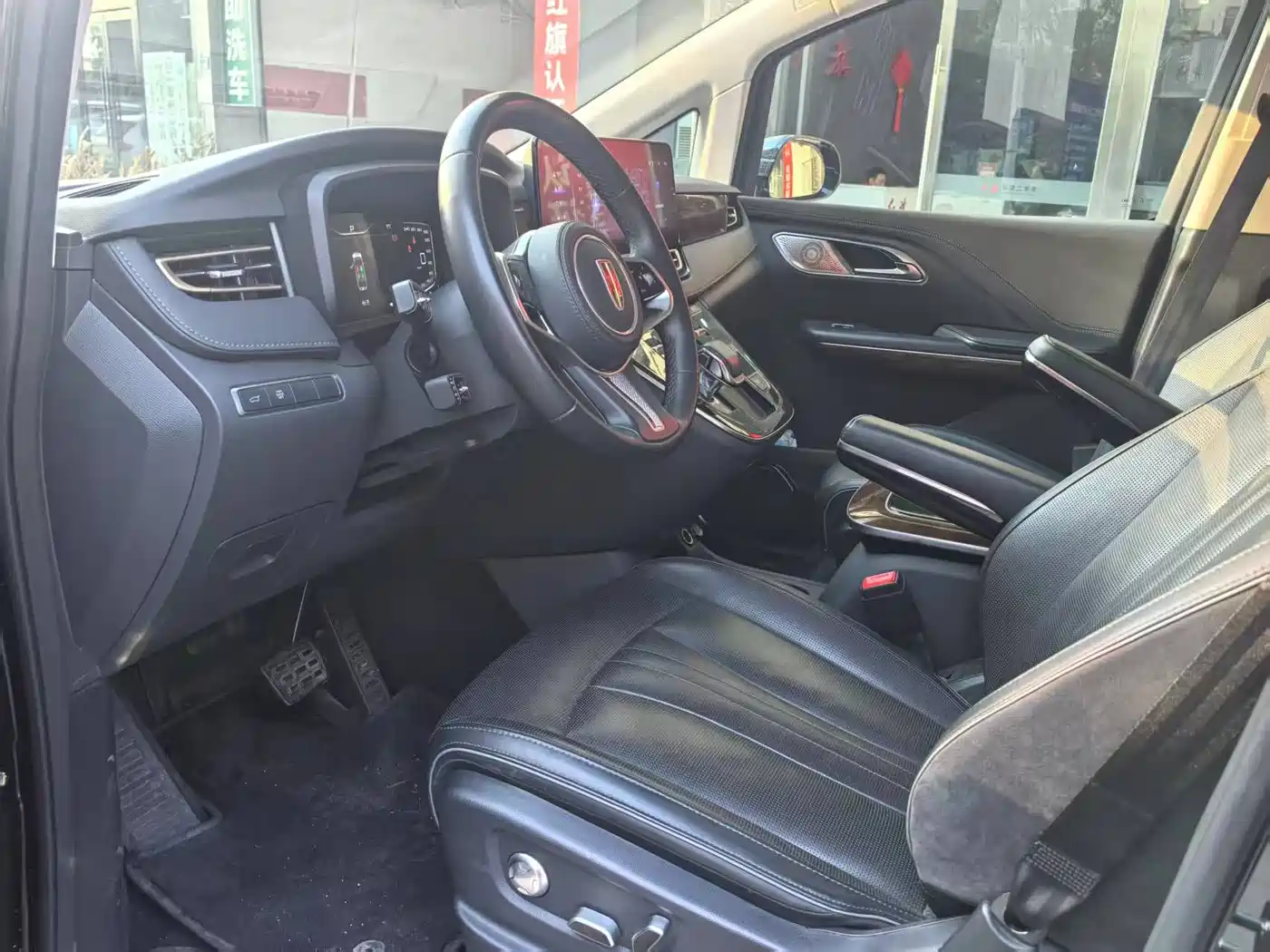 Hongqi HQ9 PHEV 2024 Model 2.0T AWD Business Edition фото 14