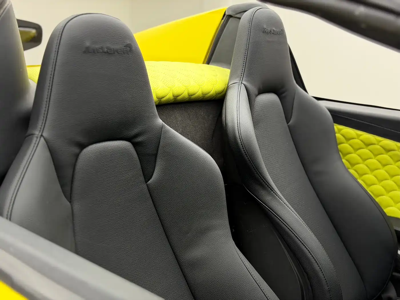McLaren 12C 2013 3.8T SPIDER 50th Anniversary Edition фото 12