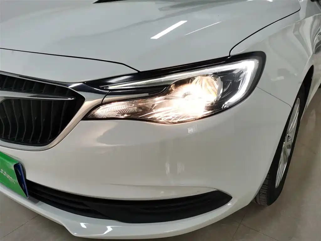 Buick Excelle 2018 15T Dual Clutch Elite (China V) фото 18