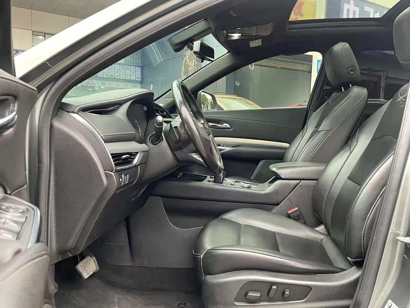 Cadillac XT4 2018 28T FWD Leading Edition фото 4