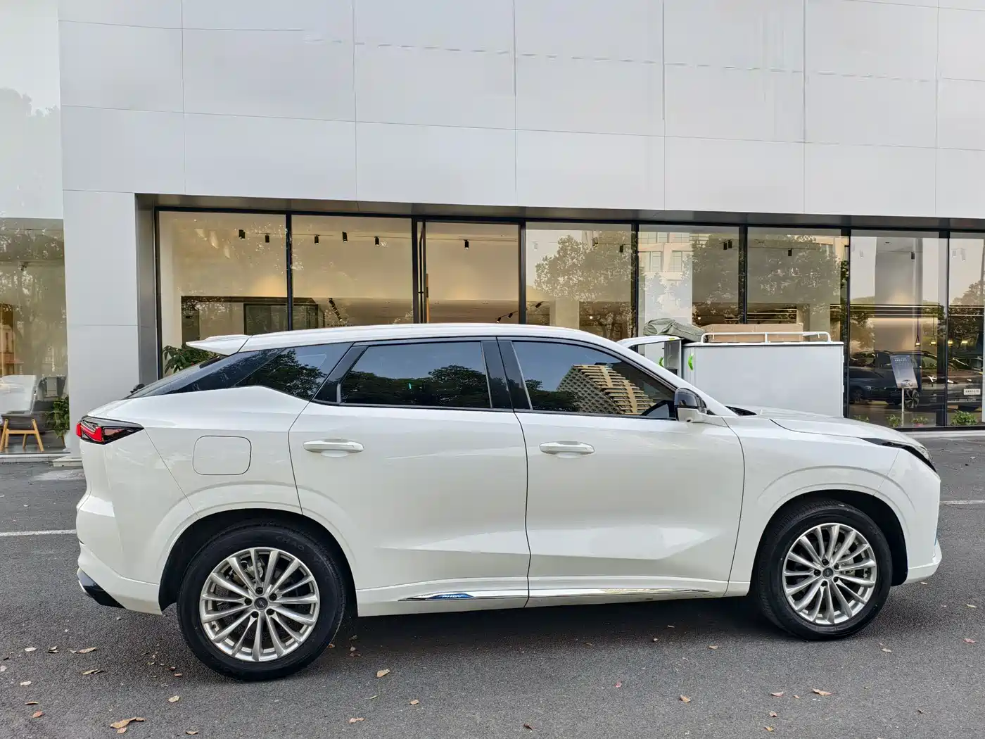 CHANGAN CHANGAN AUCHAN Z6 NEW ENERGY