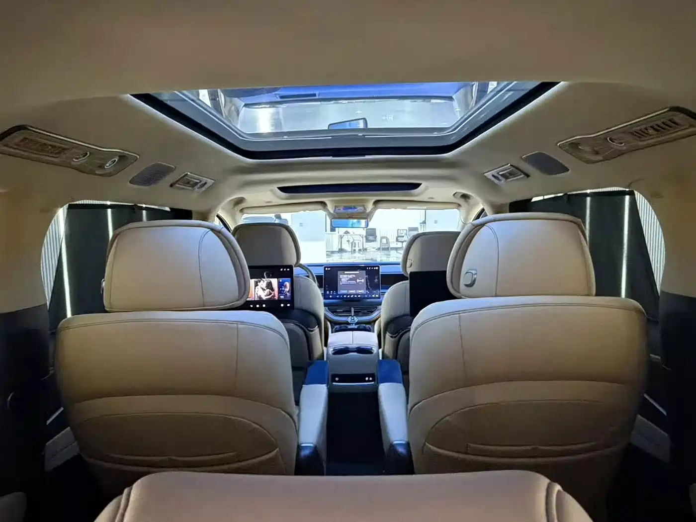 Denza D9 2025 2025 Model DM-i Smart Drive Edition 1020 AWD Flagship
