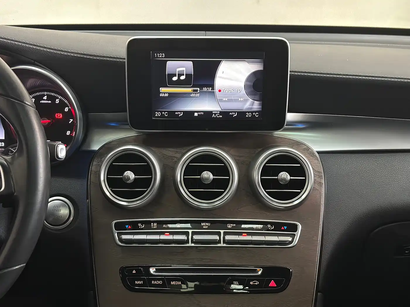 Mercedes-Benz GLC 2017 GLC 300 4MATIC Dynamic фото 11