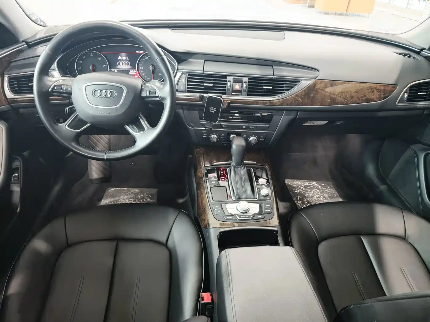 Photo 5 - Audi A6L