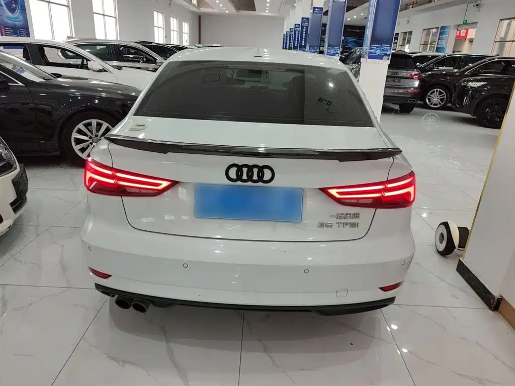 Audi A3 2018 30th Anniversary Limousine 35 TFSI Progressive фото 6