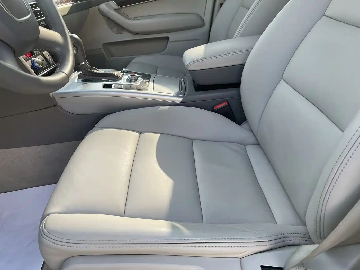 Audi A6L 2011 Model 2.0 TFSI Auto Standard фото 25