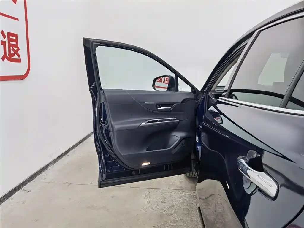 Toyota Lingfang HARRIER 2022 2.0L CVT 2WD Luxury Edition фото 8