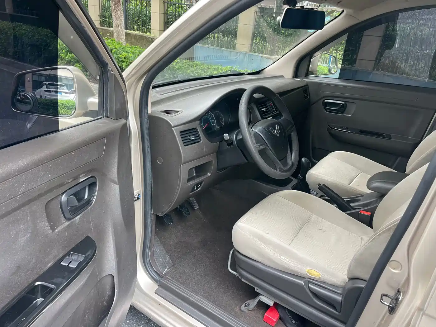Wuling Motors Wuling Rongguang V 2017 2016 1.5L Standard