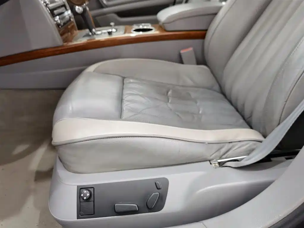 Volkswagen Phaeton 2009 Model 3.6L V6 5-seat Extended Comfort фото 20