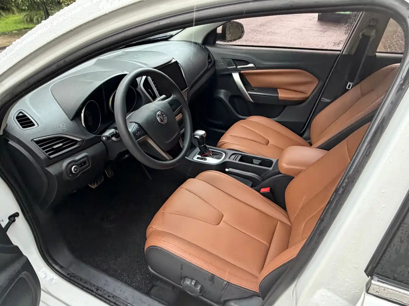 MG GT 2016 2016 Model 1.5T Automatic Premium Luxury Edition