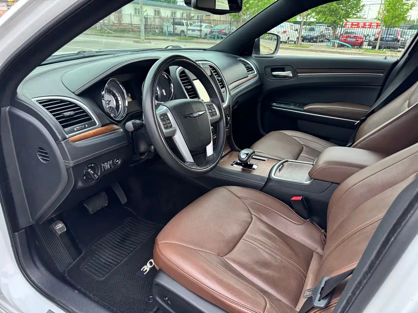 Chrysler 300C (Import) 2014 3.0L Excellence Edition фото 11