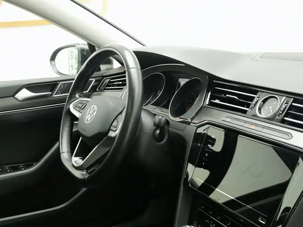Volkswagen Magotan 2020 330TSI DSG Leading фото 22