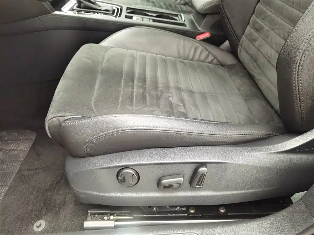 Volkswagen Magotan 2018 330TSI DSG Luxury фото 20