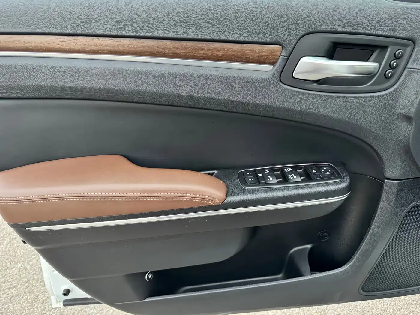 Chrysler 300C (Import) 2014 3.0L Excellence Edition фото 16