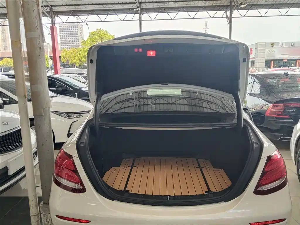 Mercedes-Benz E-Class 2017 E 300 L Sport Fashion фото 19