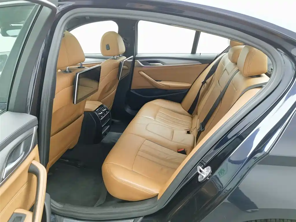 BMW 5 Series (Import) 2018 525i M Sport Package фото 15