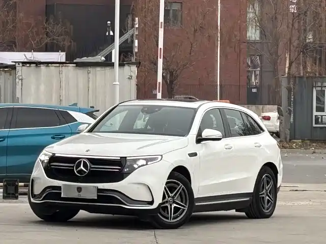 MERCEDES-BENZ EQC
