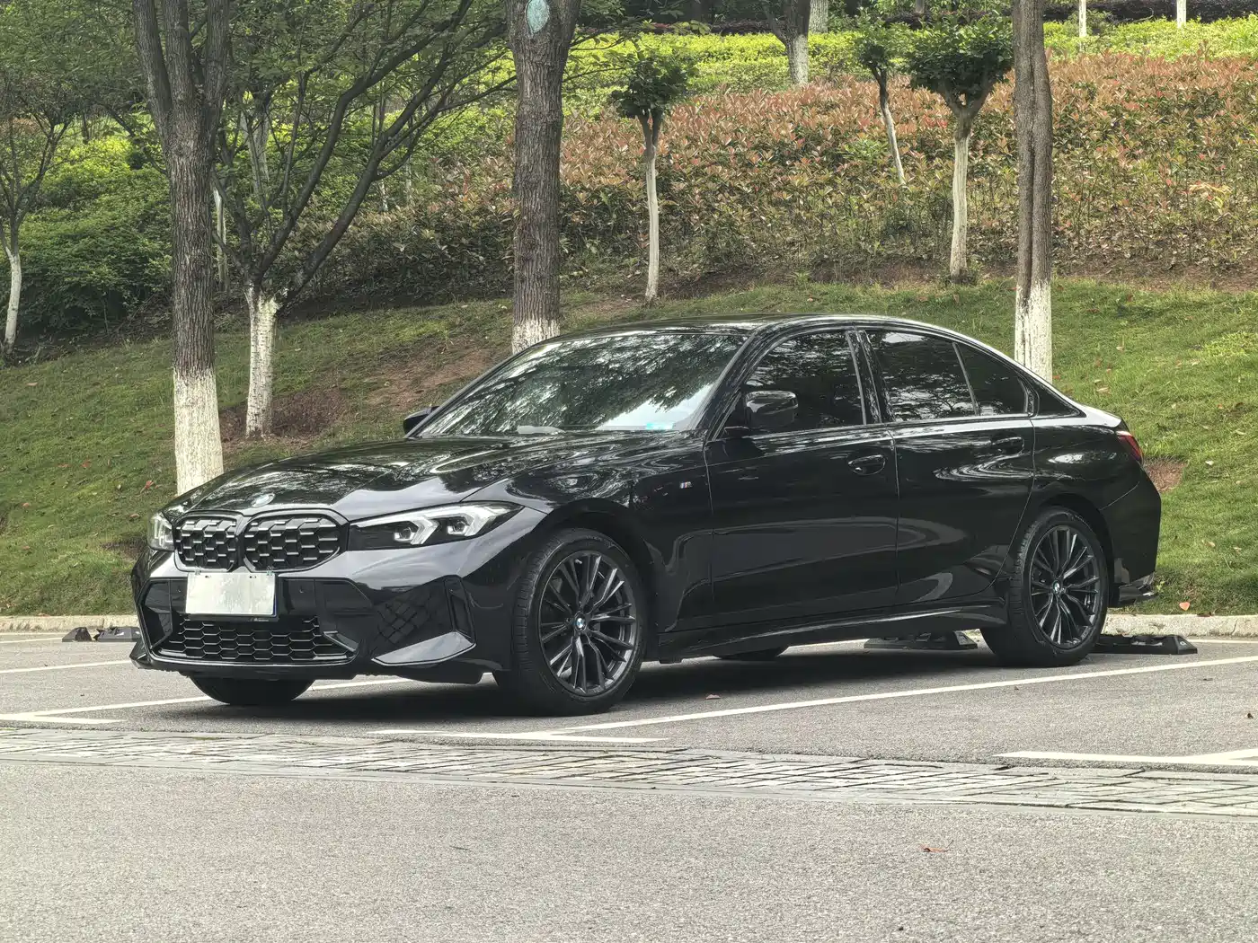 BMW 3 Series 2023 325i M Sport Black Night Package