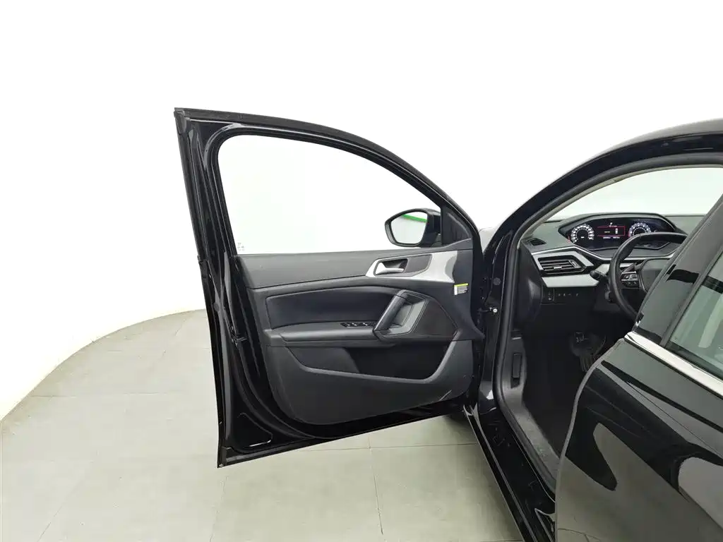 Peugeot 408 2022 1.6T Progressive Edition фото 8
