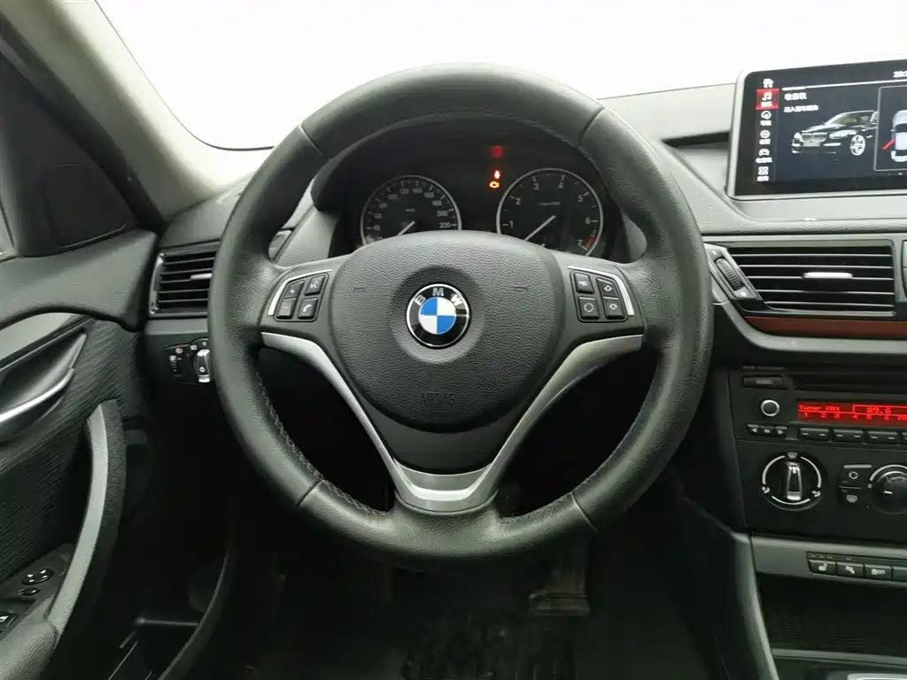 BMW X1 2015 Model sDrive18i Fashion Advanced Edition фото 11