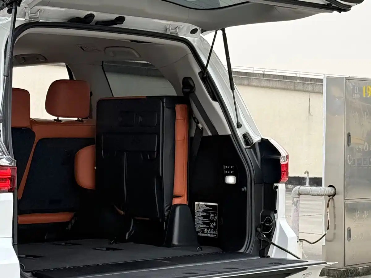 Lexus LX 2017 570 Prestige Luxury фото 18