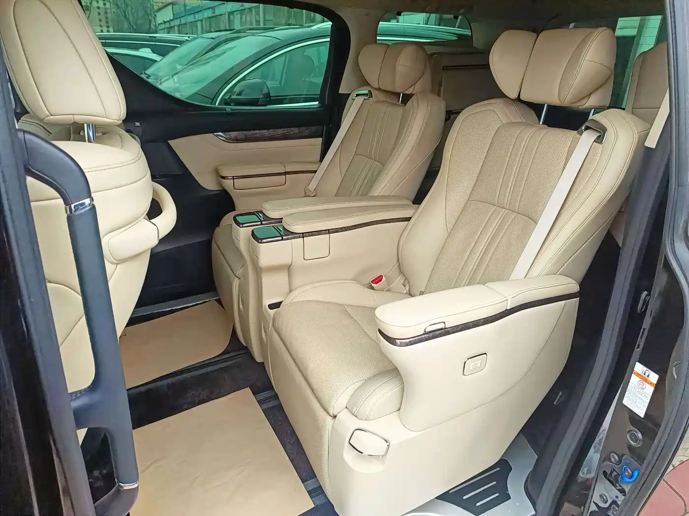Toyota Vellfire 2021 Crown Hybrid 2.5L HV Supreme Edition фото 18