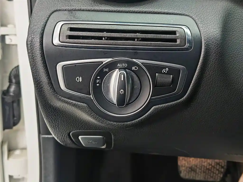 Mercedes-Benz C-Class 2018 C 180 L Fashion Sport Edition фото 21