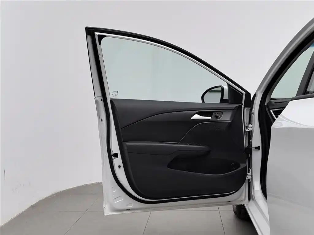 Chevrolet Cavalier 2019 320 Auto Sunroof Enjoyment Edition фото 8