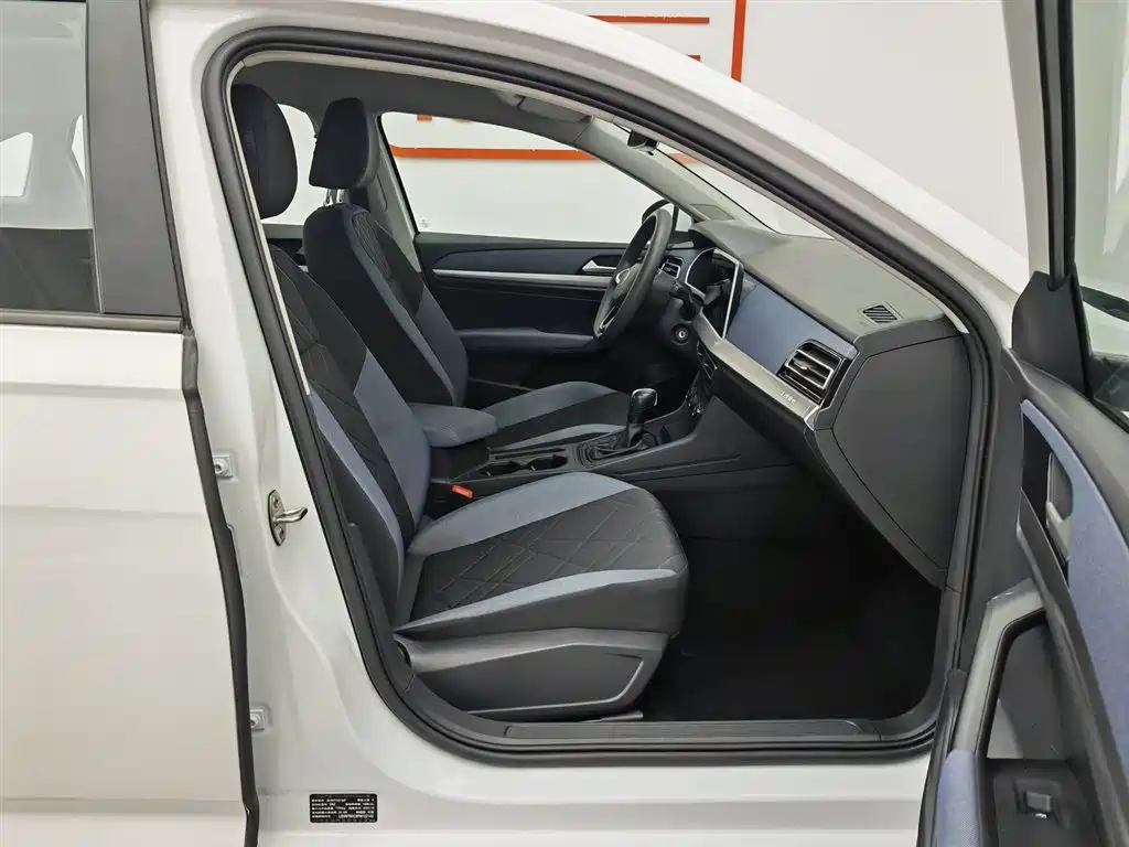Volkswagen Lavida 2024 Model 1.5L Automatic Delight Edition фото 23