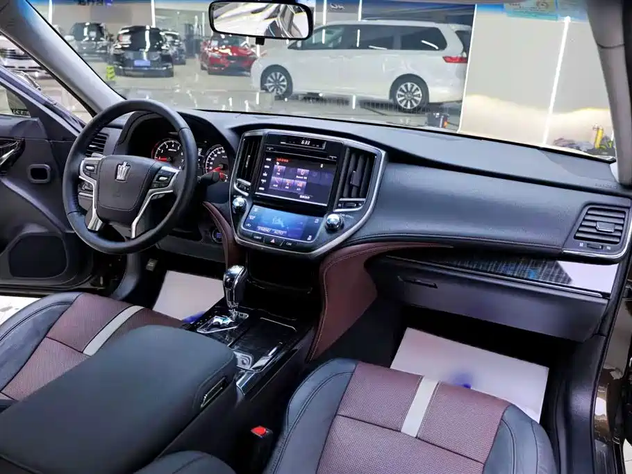 Toyota Crown 2017 2.0T Sport Edition фото 15