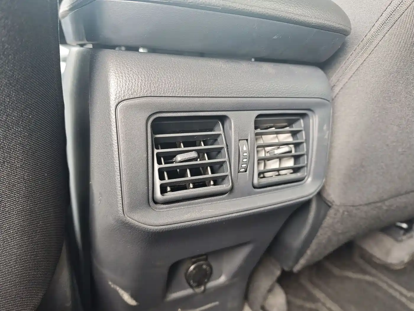 Photo 15 - Toyota RAV4 Rongfang
