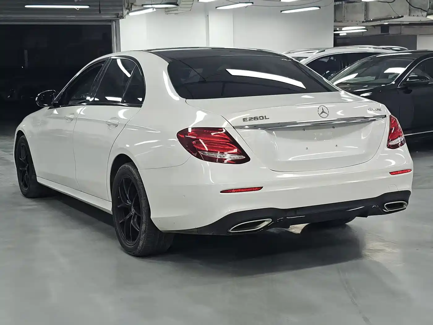 صورة 6 - Mercedes-Benz E-Class