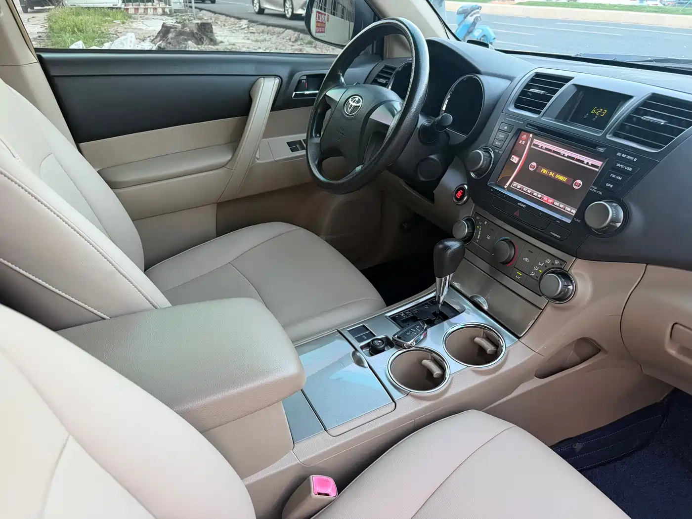 Toyota Highlander 2012 2.7L 2WD 5-seater Elite Edition фото 11