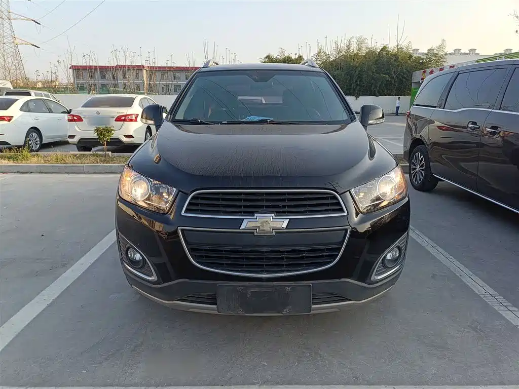 Chevrolet Captiva 2015 2.4L 2WD Urban Edition 5-seater фото 3