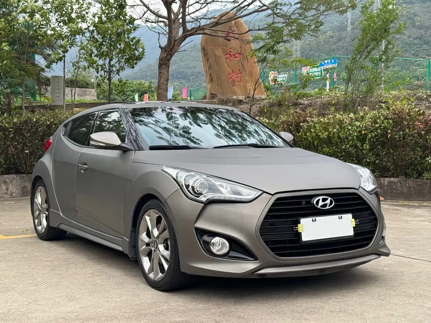 Hyundai Veloster 2015 1.6T Automatic Luxury Edition фото 3