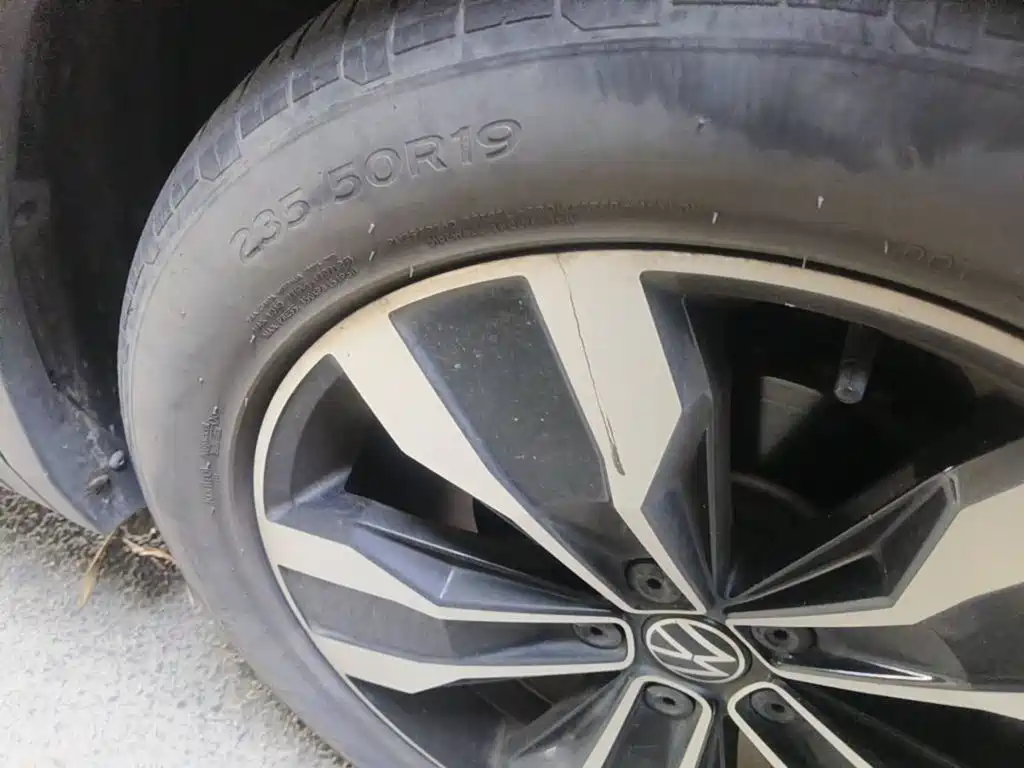 Photo 7 - Volkswagen Tiguan L